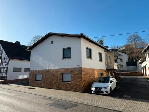 Foto - Renovierte 3Zimmer-Wohnung mit 2 Stellplätzen –Einzug ab 01.05.26