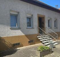 Zweifamilienhaus mit Einliegerwohnung in Friedrichsthal Bildstock - Saarbrücken Malstatt