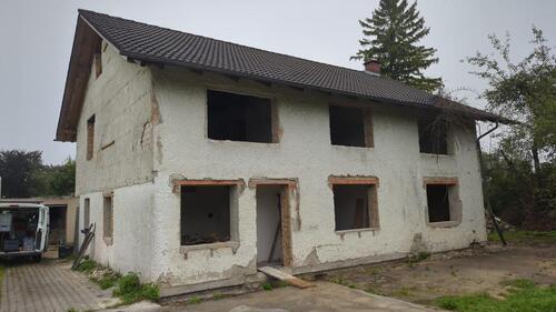 Foto - 1.094 m² Grundstück mit entkerntem Doppelhaus