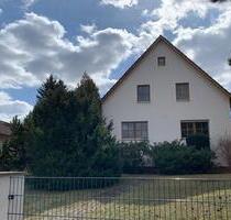 Gepflegtes Einfamilienhaus mit Garten, Doppelgarage und Carports - Schmidgaden