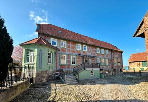 Foto - Wohnung 1.OG mit Balkon, 2x PKW Stellplätzen u. Fahrradschuppen
