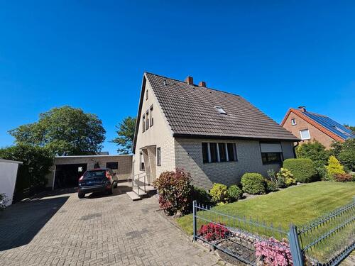 Foto - Zweifamilienhaus mit 253m² Wohnfläche auf 980m² in Stuhr-Varrel