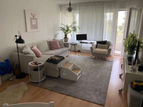 Foto - Von privat: Helle 2-Zi-Whng mit SW-Loggia & EBK, 70 qm Bad Soden