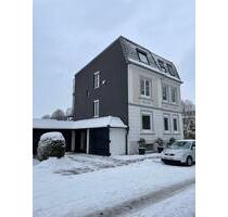 Altbauvilla mit Einliegerwohnung, Wintergarten & tollem Garten - Elmshorn