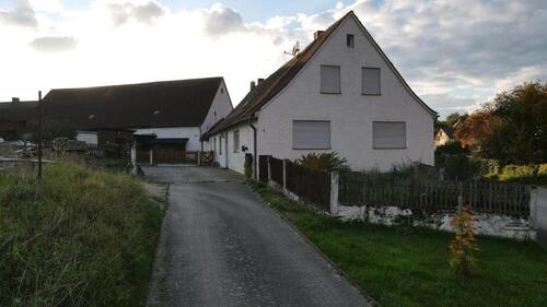 Foto - 11 Zimmer Mehrfamilienhaus, Wohnhaus zum Kaufen in Treuchtlingen
