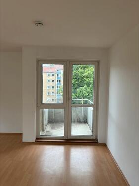 Foto - Zentral. Hell. Bezugsfertig – 3 Zimmer mit Balkon im Herzen der Stadt