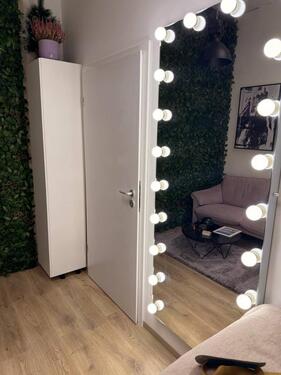 Foto - Kosmetikstudio - voll ausgestattet