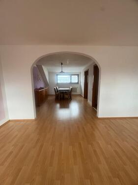 Foto - Geräumige 4 ZKB-Wohnung in zentraler Lage