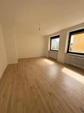Foto - Neugründung 6er-WG mit Balkon & Wohnküche mit Nähe zum Viertel