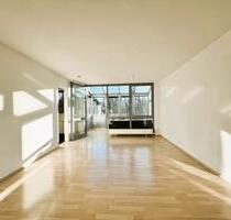 Helle 2 Zimmer-Wohnung mit EBK in ruhiger Lage von Unterhaching - Neubiberg