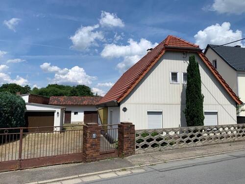 Foto - Einfamilienhaus mit großem Grundstück zu verkaufen