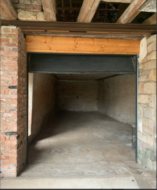 Foto - Lange große Garage für zwei AutosMotorräderWohnwagenHausrat