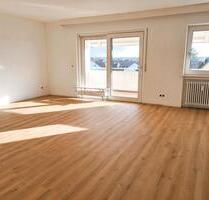 Wohnung 114m² mit großem Südbalkon, Küche (Neu), Aufzug & Garage - Kleinostheim