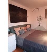 WG-Zimmer in einer Fauen-WG - 600,00&nbsp;EUR Kaltmiete, ca.&nbsp; 56,00&nbsp;m&sup2; in München (PLZ: 81476) Thalkirchen-Obersendling-Forstenried-Fürstenried-S