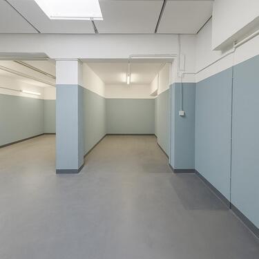 Foto - Zentrale geräumige Lagereinheit mit Stellplatz