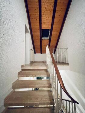 Foto - Dachgeschosswohnung zum mieten - 600,00&nbsp;EUR Kaltmiete, ca.&nbsp; 75,20&nbsp;m&sup2;