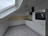 Foto - Charmante, renovierte 3 Zi. Dachgeschoss Wohnung mit neuem Bad + neuer Einbauküche