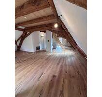 Exklusive extravagante Dachgeschoss-Maisonette in Buxheim