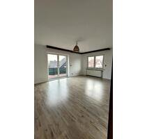 Große 4-Zimmer-Wohnung mit Balkon in Bremerhaven zu vermieten!