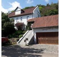 Einfamilienhaus mit Einliegerbereich - Waldbüttelbrunn
