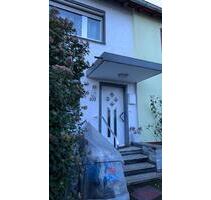 Charmantes Reihenhaus in Frankfurt mit großer Garten - Frankfurt am Main Eschersheim