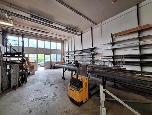 Foto - Flexibel nutzbare Industrieflächen ab 10,66EURm² – KFZ, Lagerung, Rampe, Rollladen
