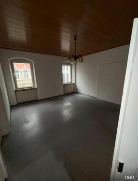 Foto - 4 Zimmer-Wohnung mit Gestaltungspotenzial - renovierungsbedürftig
