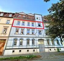 Attraktive 3-Raum Mietwohnung mit überdachtem Balkon und neuer Einbauküche in Zentrumsnähe von Altenburg