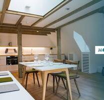 Traumhafte 3-Zimmer-Dachgeschosswohnung in historischer Burg Bachem mit Designermöbeln - Frechen