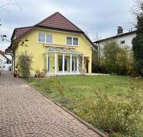 Großzügiges Einfamilienhaus mit Wintergarten, Terrasse & 4 Garage - Rödermark