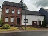 Foto - Wohnhaus mit Nebengebäude und Garten in 54578 Oberbettingen