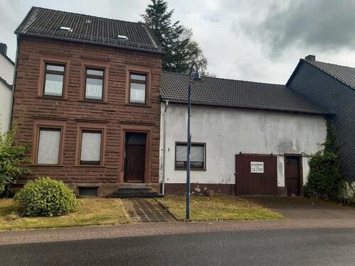 Foto - Wohnhaus mit Nebengebäude und Garten in 54578 Oberbettingen