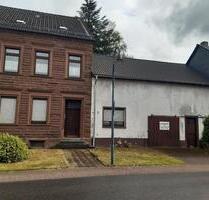Wohnhaus mit Nebengebäude und Garten in 54578 Oberbettingen - Walsdorf