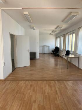 Foto - Bürofläche in der Sachsenhausener Straße 23A. 2, 3, 4, 5 oder 6 Büroräume auf 122 m²