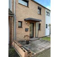 Reihenmittelhaus mit Garten und Garage in Duisburg Süd