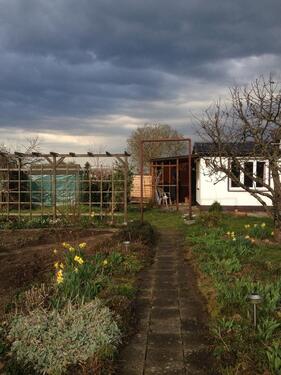 Foto - Garten 300 qm Pacht mit Pool und Kinderspielplatz
