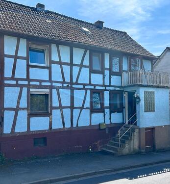 Foto - Haus mit Garten & Nebengebäuden, ohne Denkmalschutz