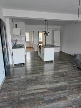 Foto - bezugsfreie 3-Zi. Whg Süd-Balkon nahe Herz-Jesu Kirche u. Kanal
