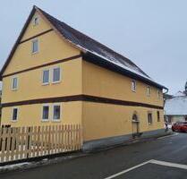 1-2 Familienhaus mit Garagen, Carport, schönem Garten, am Wasser - Meiningen