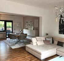Schöne 4 Zimmer Wohnung mit separaten Eingang und Garten - Hürth