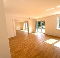 ERSTBEZUG! Exklusive, komplett sanierte 3 Zimmer mit traumhaftem Balkon! - Frankfurt am Main Ginnheim