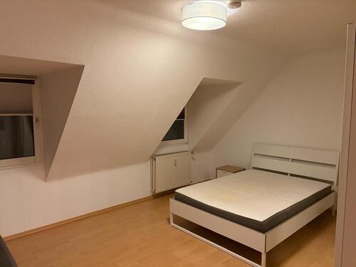 Foto - 2 Zimmer Dachgeschoßwohnung zur Miete in Köln