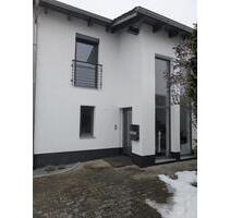 Modernes Einfamilienhaus mit traumhaften Garten zu vermieten - Mengkofen