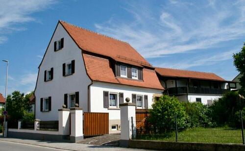 Foto - Schönes, gepflegtes älteres Anwesen+ neue sep.Whg Elfershausen