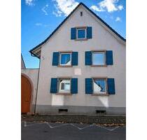 Zum Verkauf steht ein komplett möbliertes Haus - Endingen am Kaiserstuhl