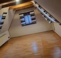 Charmante Dachgeschosswohnung mit grossem Balkon zu vermieten - Salzbergen