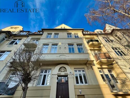 Foto - Charmante 3-Zimmer-Altbauwohnung mit zwei Balkonen