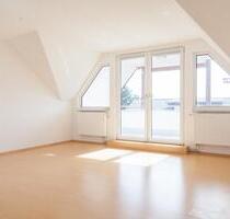 Charmante Dachgeschosswohnung mit Loggia - Provisionsfrei! - Staufenberg