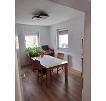 Helle und geräumige 2 Zi. Wohnung mit Balkon und Einzelgarage - Oberkochen