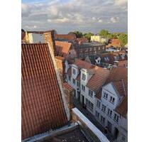 Charmante Dachgeschosswohnung mit Altstadtblick in begehrter Innenstadtlage - Lübeck